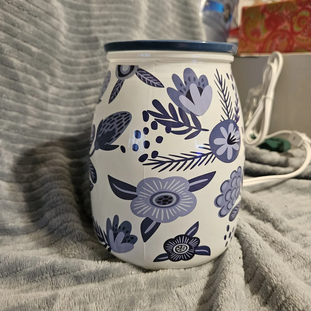 Scentsy Hope Blooms Wax Warmer